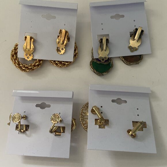 Vintage Clip On Earrings Set Of 4 Gold tone Holidays Birthdays Festive Gifts - Picture 6 of 6